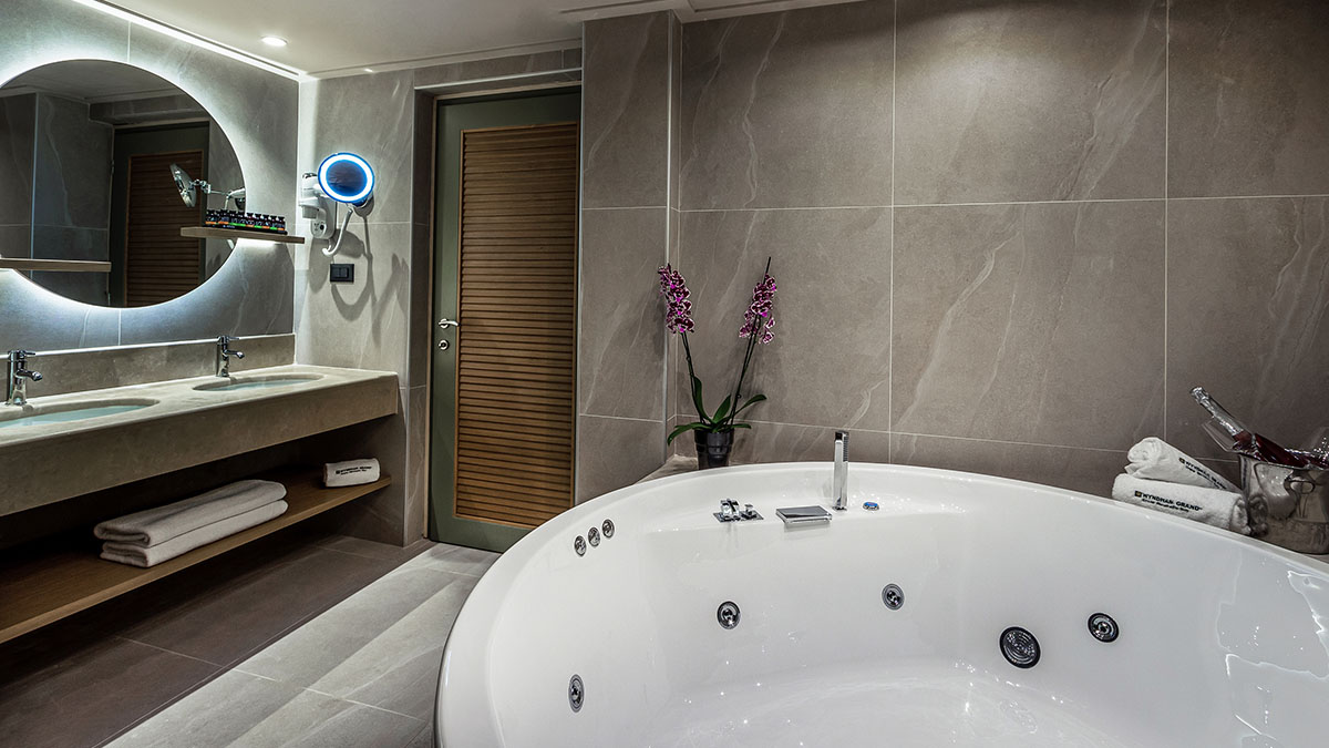 Royal Villa Two Bedroom Private Pool Jacuzzi